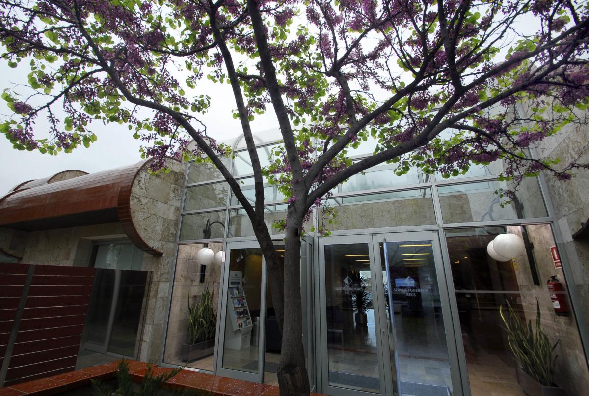 Fachada de los Servicios Funerarios de Reus