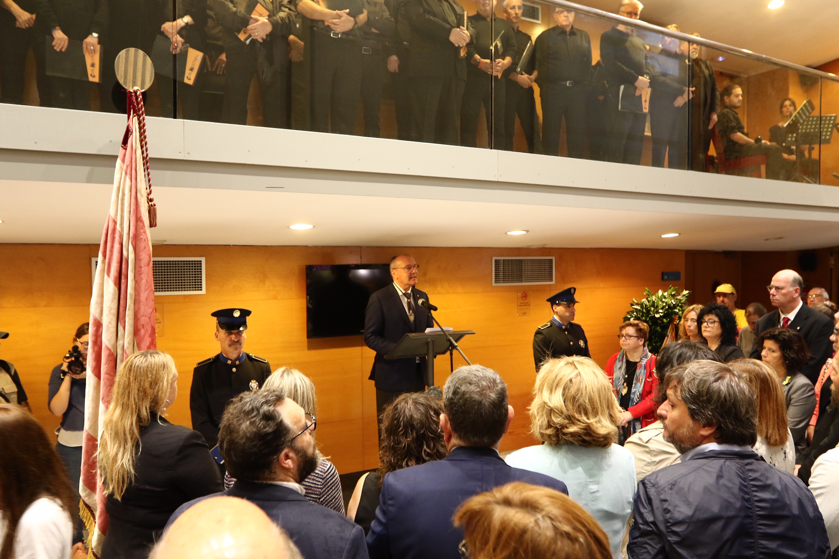 Acte institucional al vestíbul del Bartrina