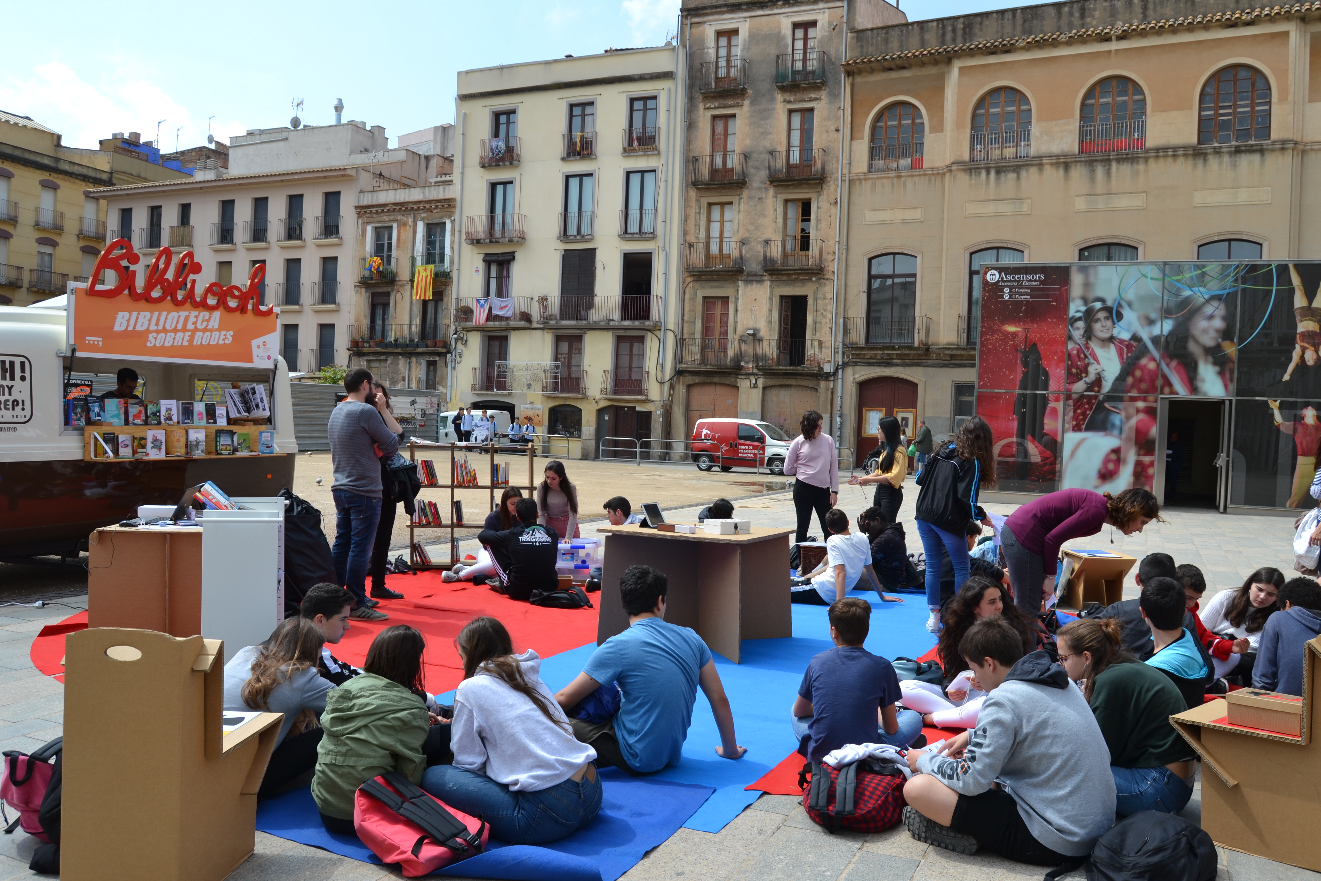 Imatge Biblioteca sobre Rodes Sant Jordi 2019 Reus