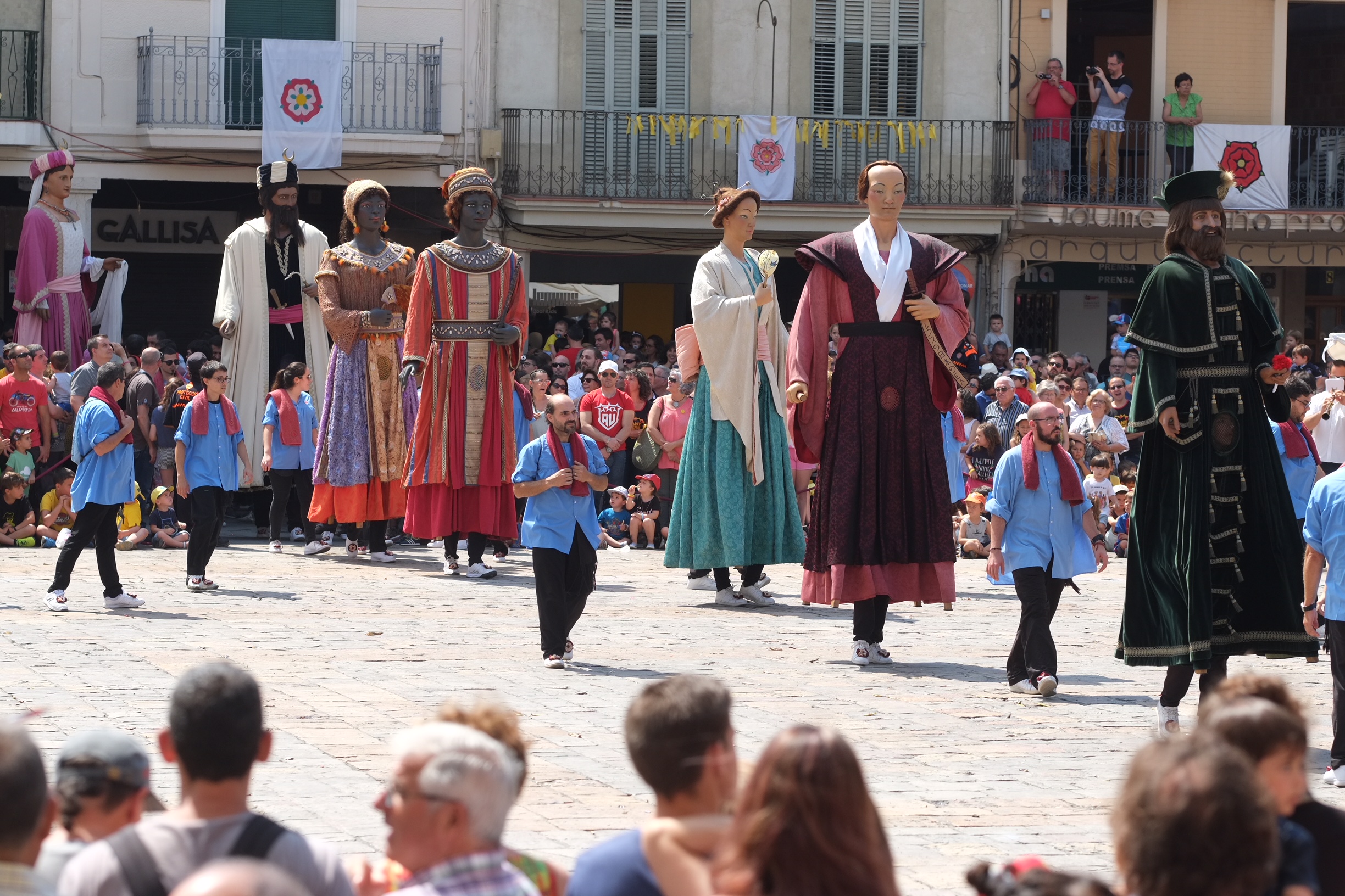 Els Gegants a la plaça del Mercadal