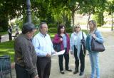 Els regidors amb els membres de l'Associació de Veïns de la Pastoreta.