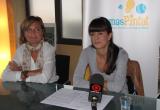 La regidora Misericòrdia Bonfill acompanyada de la directora de Mas Pintat.