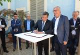 Imatge de la signatura de l'acord entre Reus i Tarragona pels Jocs Mediterranis 2018