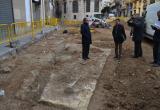 L'alcalde ha visitat les restes aparegudes a la plaça de Catalunya