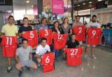 Foto de grup de la presentació de les samarretes patrocinades pel Gaudí Centre