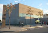 Imatge de l'exterior de la Biblioteca Pere Anguera
