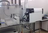 Imatge d'un espectròmetre del laboratori d'Aigües de Reus