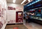 Imatge de l'exposició sobre els 50 anys de l'Aplec Sardanista del Baix Camp al Mercat Central