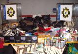 La Guàrdia Urbana destrueix més de 12.000 articles falsos decomissats al comerç il·legal