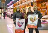 Foto de la presentació del cartell de la campanya Nadal als Mercats