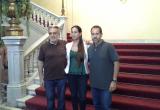 El director (dreta) i intèrprets de 