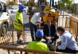 L'alcalde i els regidors visiten les obres del carrer Flix.