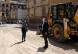 Carles Pellicer i Marina Berasategui a les obres de la zona blava del Carme Carles Pellicer i Marina Berasategui a les obres de la zona blava del Carme