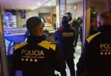 Dispositiu policial d’inspecció de locals al barri de la Sardana