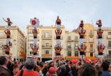 Castells, elements festius i sardanes culminen un Sant Jordi espectacular