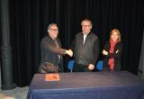 Imatge amb Valero Camps, Joaquim Sorio i la directora del Museu, Anna Figueras