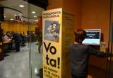 Imatge del punt de votació dels pressupostos participatius de l'Oficina d'Atenció Ciutadana de l'Ajuntament de Reus