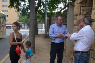 L’alcalde visita el carrer del Treball