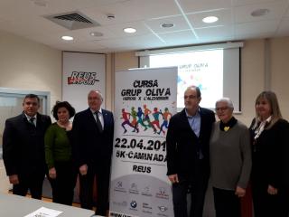 Foto presentació cursa Alzheimer amb alcalde, regidors Cervera i Vilella, Fèlix Oliva i presidenta Associació Alzheimer
