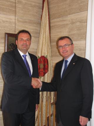 Reunió entre l'alcalde de Reus, Carles Pellicer i el president del Consell Comarcal del Baix Camp, Joaquim Calatayud.