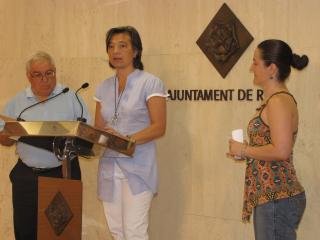 Mossèn Creu Saiz, Dolors Compte i Estrella Segura, durant la roda de premsa.