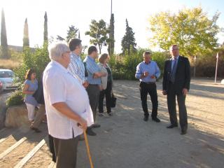 L'alcalde de Reus i els regidors que l'acompanyaven escoltant les sol·licituds dels veïns.