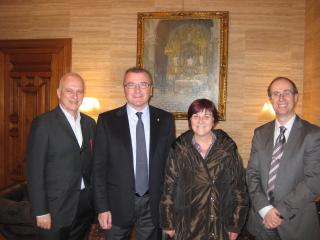 L'alcalde de Reus amb els membres del Comitè Organitzador del 25è Congrés de la Societat Espanyola d'Arteriosclerosis.