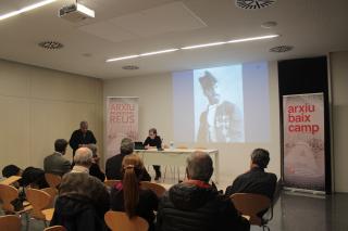 Eulàlia Jardí presentant la seva conferència 