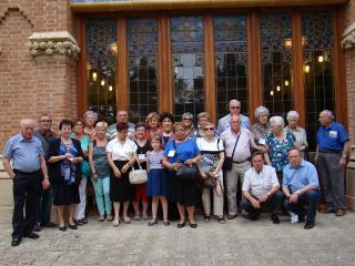 Imatge de la visita de l'alumnat de les Aules d'Extensió Universitària a l'Institut Pere Mata