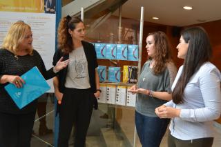 Foto balanç COS 2016 amb Montserrat Caelles (esquerra), Mònica Rincón, Marta Arjona i Carlota Moragas