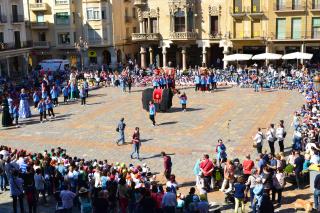 Plaça Mercadal ballades gegants i Mulassa Corpus 2018