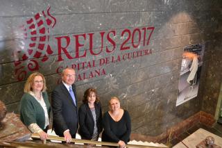 Imatge de l'alcalde, la vicepresidenta de la CCMA, la regidora de Cultura i la comissària de la CCC Reus 2017