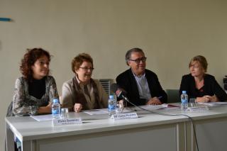 Imatge de la roda de premsa de presentació de la donació del Fons Família Prunera al Museu de Reus