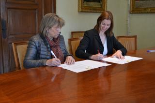 Imatge de la signatura del conveni