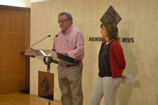 Foto de la roda de premsa de presentació de la programació, amb el regidor Joaquim Sorio i la directora del Museu, Anna Figueras