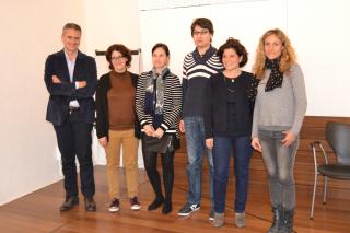 Imatge de la regidora de Benestar Social, Montserrat Vilella, amb altres agents implicats en el projecte