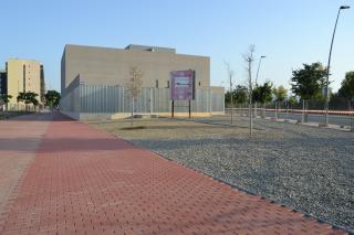 Imatge de l'entorn de la Biblioteca Pere Anguera