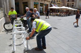 Nou aparcament per a bicicletes a la plaça del Mercadal.