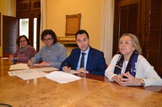 Foto de la signatura del conveni