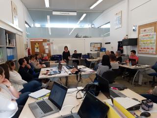 La directora del CNL, informat alumnes de Mas Carandell sobre el cursos de català i el Servei d'Assessorament Lingüístic