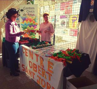 Imatge d'una de les accions realitzades pels SIS coincidint amb Sant Jordi