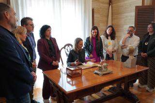 Visita institucional de la consellera d'Igualtat i Feminisme
