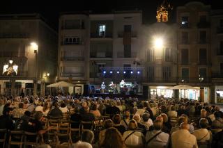 Cantada d'havaneres a la plaça del Mercadal