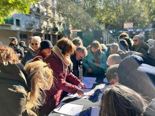 Primeres signatures del manifest al Festival de la Paraula