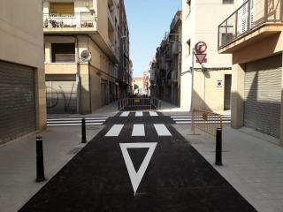 Carrer Alt de Sant Pere remodelat