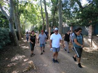 Caminada usuaris Centres Cívics al passeig de la Boca de la Mina