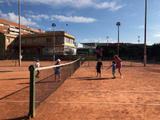 Casal d'estiu esportiu adaptat per a infants i joves amb Trastorn de l'Espectre Autista