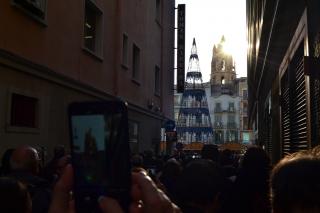 El sol a través del campanar durant el solsitici d'hivern