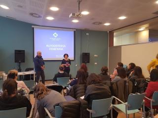 Taller d'autodefensa per a dones