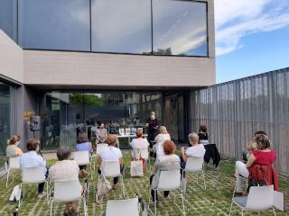 Club de Lectura a la Biblioteca Xavier Amorós